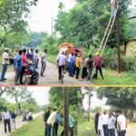 सिंदरी जय माता दी मंदिर के समीप विधुत के लगे लोहे के पोल के नीचे से निकल रहे धुआं से लोगों में दहशत प्रेस के लोगों ने दी विधुत विभाग को सूचना स्थिति की जानकारी मिलते कांग्रेस नेता संतोष चौधरी भी पहुंचे…