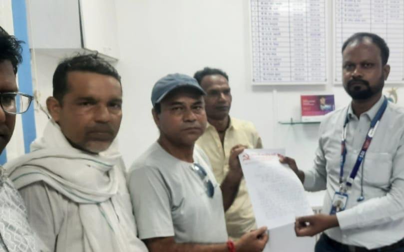 दिवाली और छठ को देखते हुए एटीएम समस्या पर भाकपा माले का प्रतिनिधिमंडल एसबीआई मैनेजर से मिला…