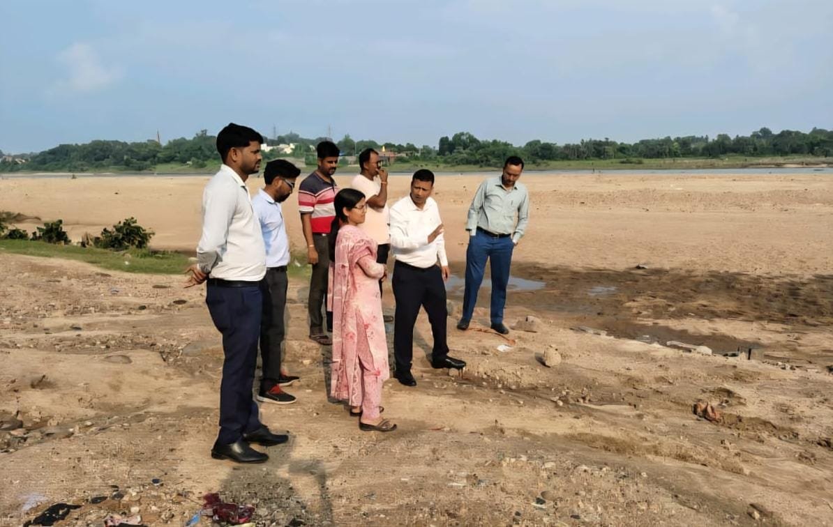 छठ पूजा को लेकर चिरकुंडा नगर परिषद के कार्यपालक पदाधिकारी ने किया छठ घाटों का निरीक्षण…