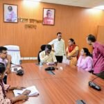 शिक्षकों ने की दस महीने से वेतन नहीं मिलने की शिकायत…