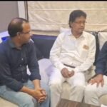 “वोट चोर – गद्दी छोड़” हस्ताक्षर अभियान को लेकर कांके विधायक सुरेश कुमार बैठा ने किया जनजागरण…