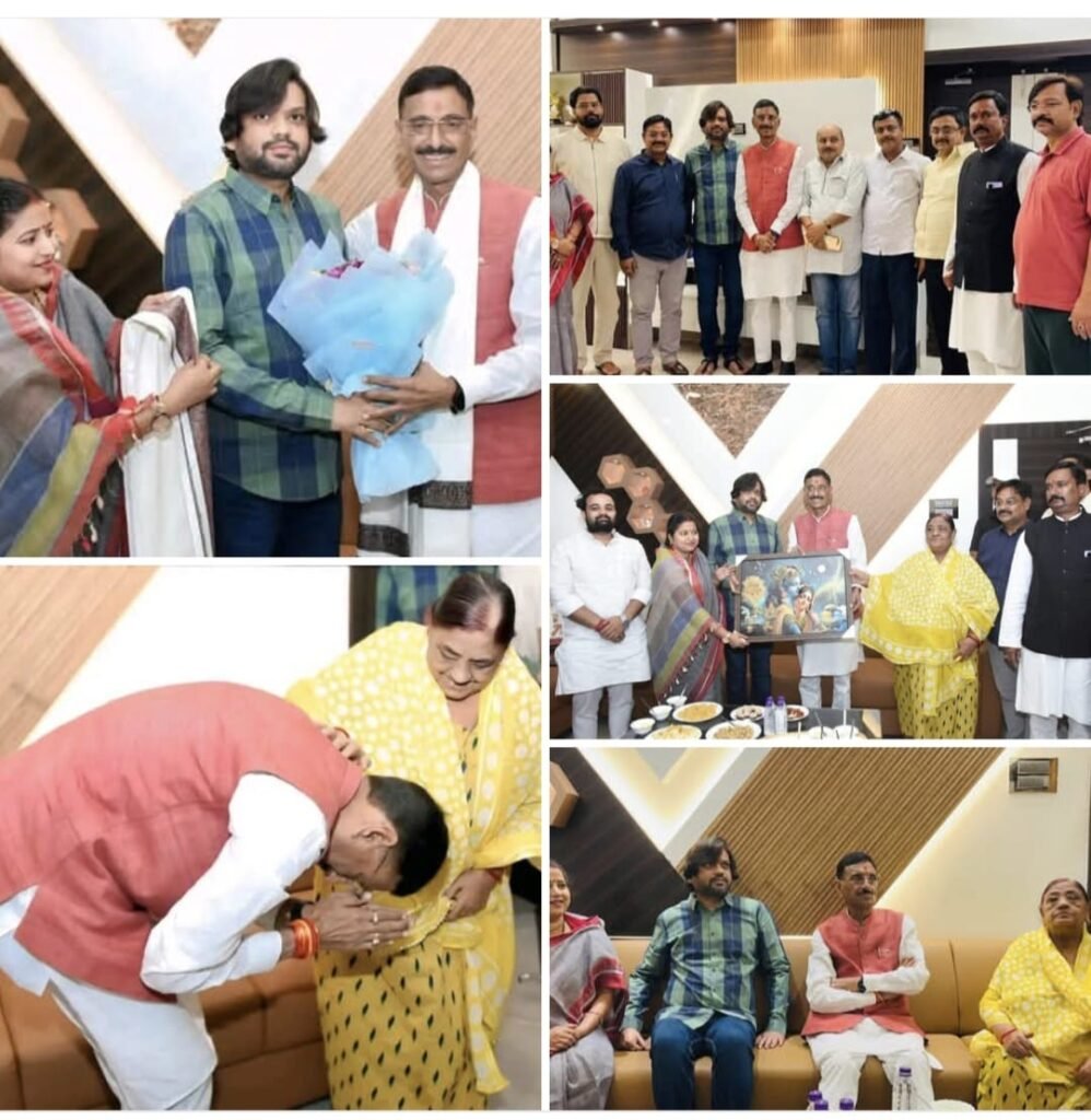 केंद्रीय रक्षा राज्य मंत्री संजय सेठ पूर्व MLA संजीव सिंह से मिले.सिंह मेंशन पहुंच कर संजीव का कुशलक्षेम जाना..झरिया विधायक रागिनी और माता कुंती ने किया स्वागत…