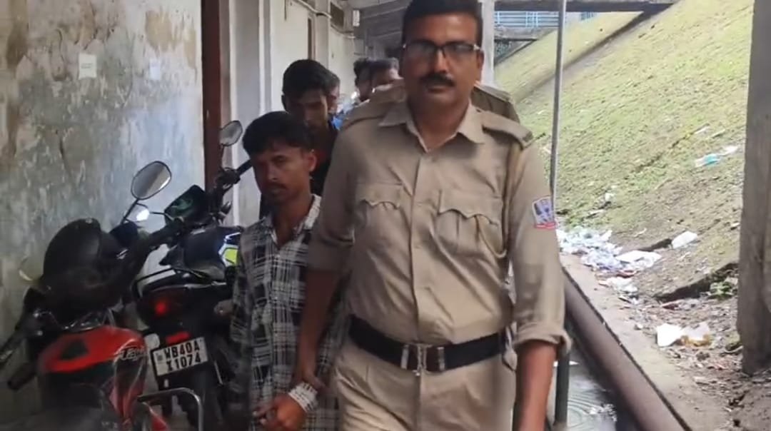 दुर्गापुर आईक्यूसिटी मेडिकल कॉलेज अस्पताल की द्वितीय वर्षीय छात्रा के साथ रेप मामले मे पाँचवी गिरफ़्तारी…