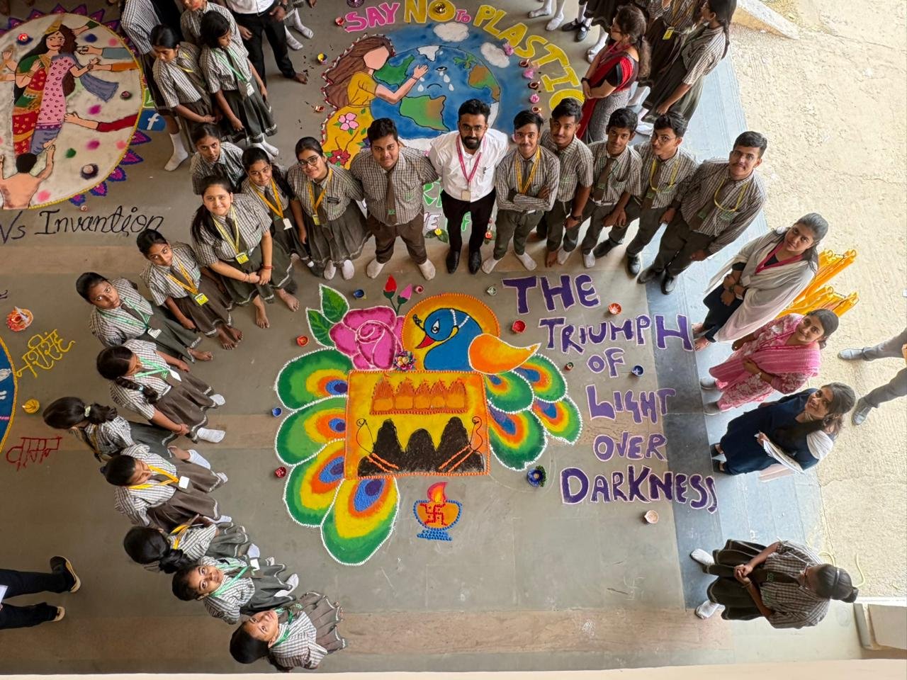 दिवाली के पूर्व संध्या पर दीप सज्जा एवम् रंगोली प्रतियोगिता:कला और संस्कृति का संगम का आयोजन…