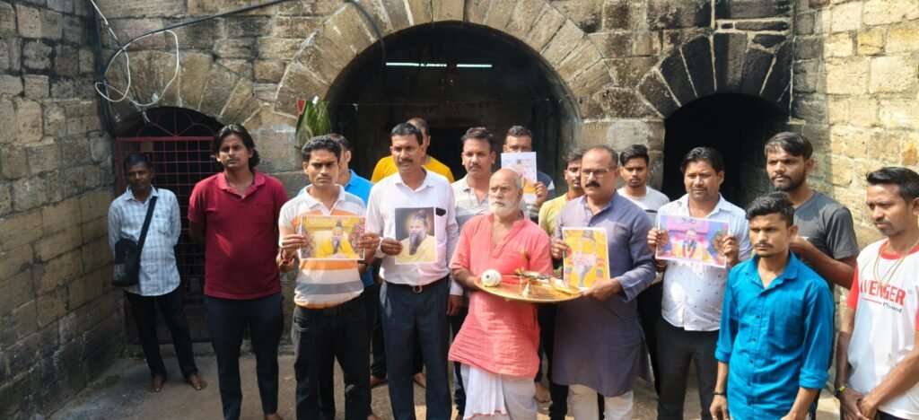 प्रेमानंद महाराज की स्वास्थ्य कामना के लिये मंदिर से लेकर मस्जिद तक लोगों ने की दुआ और प्रार्थना…