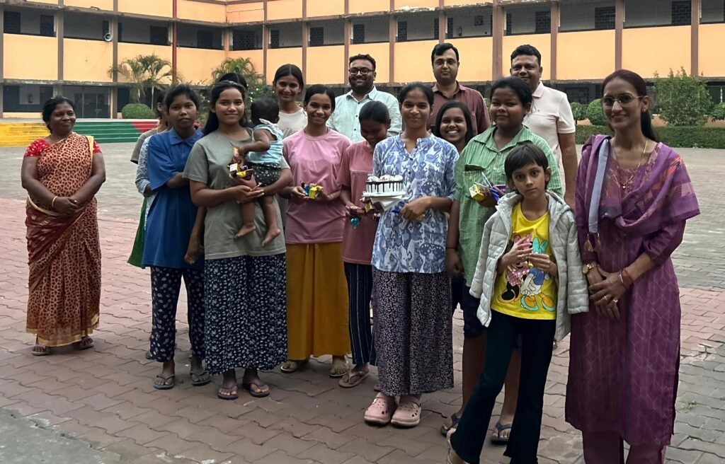 मारवाड़ी युवा मंच, झरिया शाखा द्वारा “आनंद सबके लिए” वितरण कार्यक्रम का सफल आयोजन…