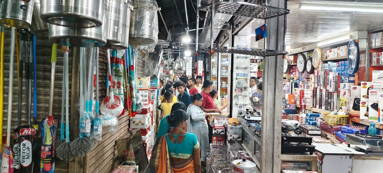 सिंदरी और बलियापुर में धनतेरस पर हुई जमकर धन वर्षा, लगभग करोड़ रुपए के कारोबार का अनुमान….