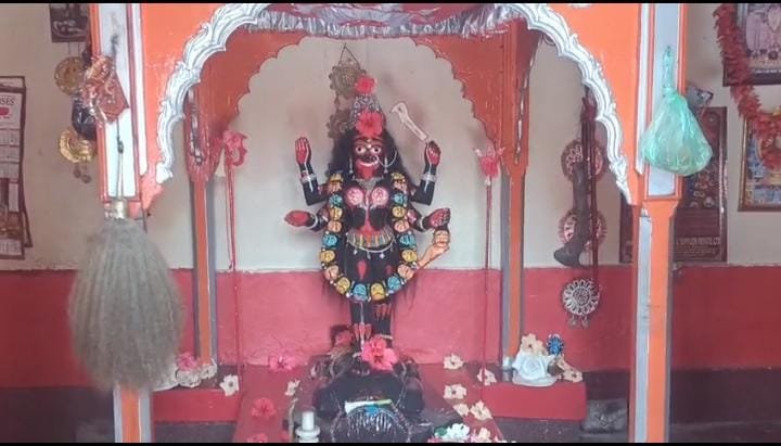 पाकुड़ का ऐतिहासिक नित्य काली मंदिर बना आस्था और तांत्रिक साधना का केंद्र…