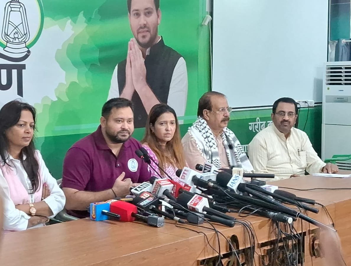 संविदाकर्मियों और जीविका दीदियों के हक में तेजस्वी यादव की ऐतिहासिक घोषणाएं…