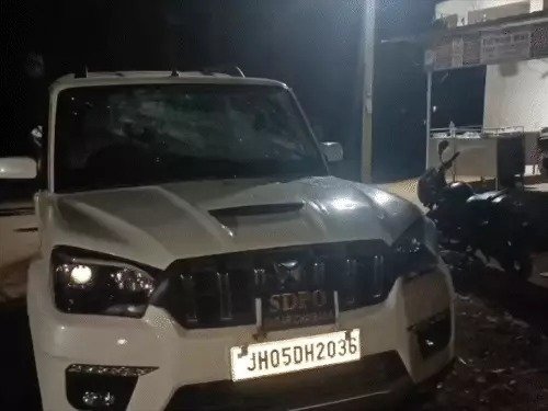 चाईबासा में पुलिस-ग्रामीणों में हिंसक भिड़ंतशहर के बाईपास में भारी वाहनों के नो-एंट्री की है डिमांडपुलिस ने किया लाठीचार्ज, आंसू गैस छोड़े…