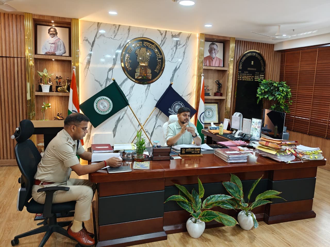 गृह रक्षकों के नव नामांकन हेतु प्राप्त आवेदन को लेकर उपायुक्त की अध्यक्षता में की गई बैठक…