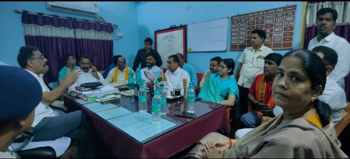 पारिवारिक विवाद को लेकर थाना परिसर में हुए हाथापाई एक घायल..