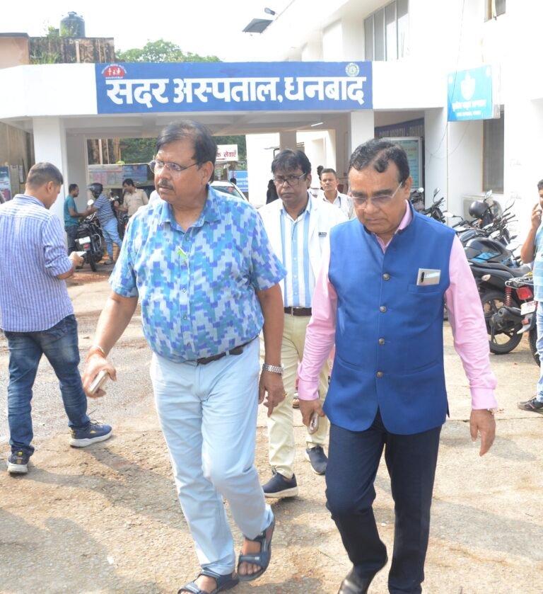 वेयर हाउस व वैक्सीन स्टोर की अव्यवस्था देख आरडीडी ने अधिकारियों को लगायी फटकार…