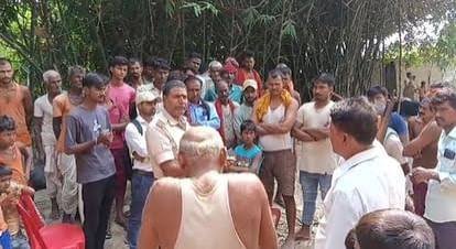 बिहार में छठ घाट पर अतिक्रमण को लेकर ग्रामीणों में आक्रोश…