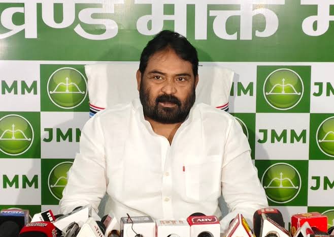 झूठ, अफवाह व सांप्रदायिक जहर फैला रहे हैं बाबूलाल : झामुमो…