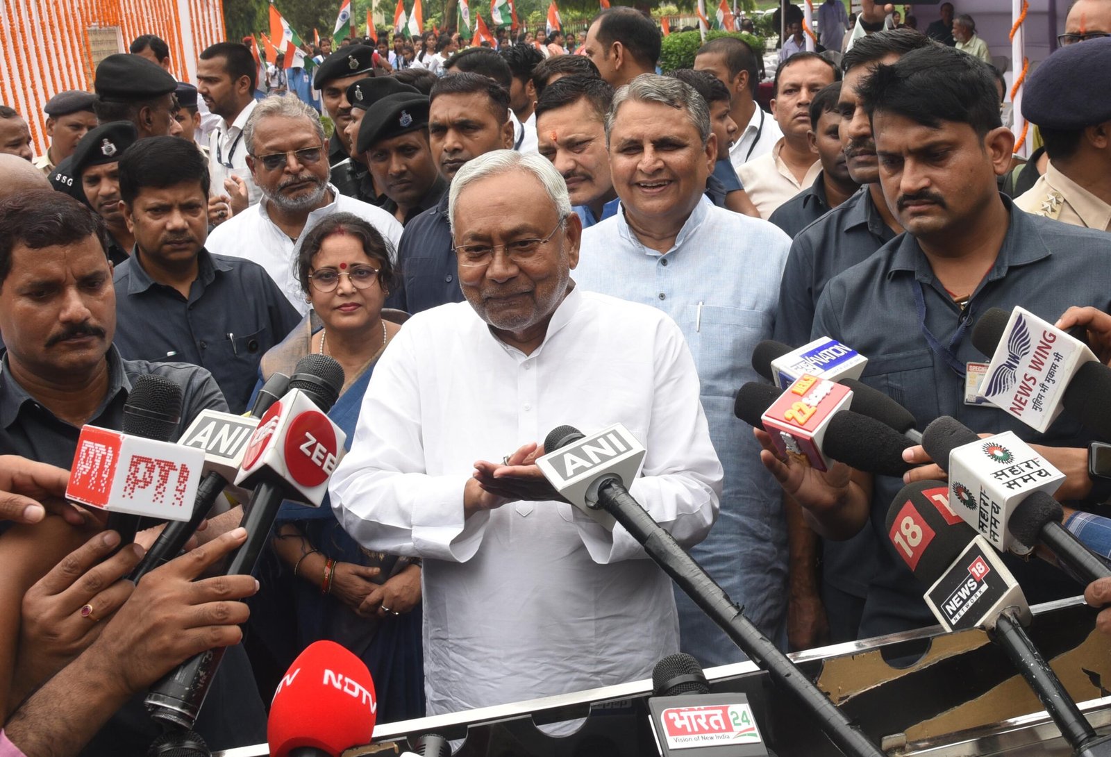 नीतीश कुमार की नई कैबिनेट: महिलाओं, युवाओं और मुस्लिम चेहरे की उम्मीद…