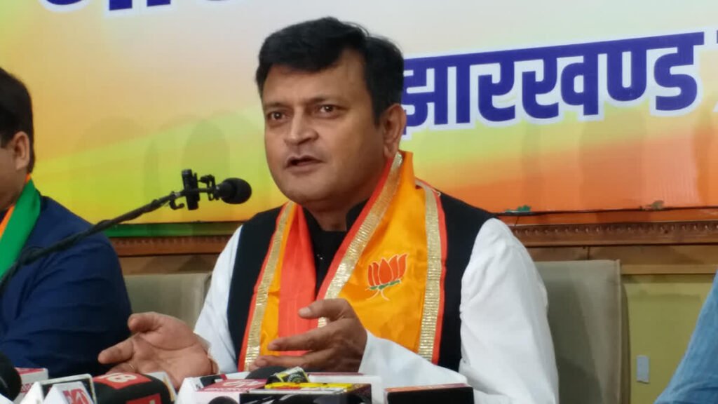 बिहार भाजपा प्रवक्ता के एक पोस्ट से गरमाई झारखंड की राजनीति, कहा- अब नया बम झारखंड में, हेमंत अब जीवंत होंगे…