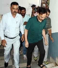 जेल में बंद IAS विनय चौबे की बढ़ी मुश्किलें, ACB ने दर्ज किया नया केस; दो दिन की रिमांड….