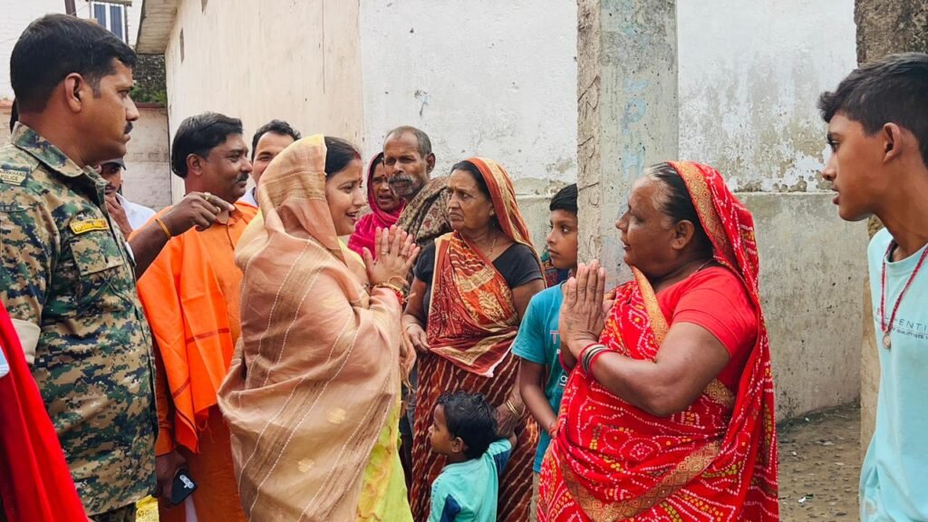 बिहार विधानसभा चुनाव: एनडीए प्रत्याशियों के समर्थन में झरिया विधायक रागिनी सिंह का व्यापक प्रचार अभियान…