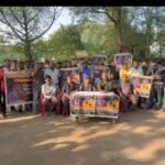 कलाकार के साथ मारपीट पर फूटा आक्रोश, बड़ी संख्या में जुटे धनबाद के कलाकार…