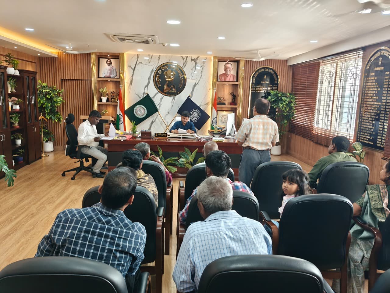 जनता दरबार में आमजनों की समस्याओं से अवगत हुए उपायुक्त..समस्याओं के निष्पादन हेतु अधिकारियों को दिए निर्देश…