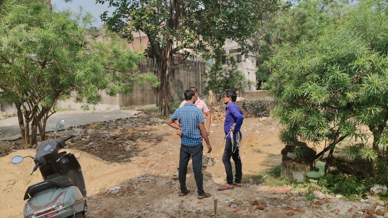 खतरे मे है शिल्पाँचल के तालाबों का अस्तित्व… पहले भू माफिया तो अब वेवसाई अपने निजी स्वार्थ के लिये कर रहे हैं अवैध रूप से तालाबों की भराई…