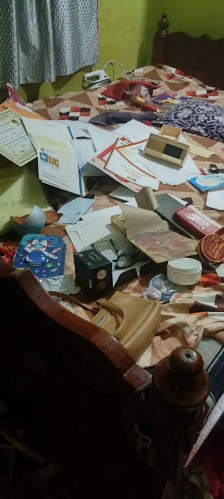 पाकुड़ में लाखों की चोरी, पुलिस जांच में जुटी…