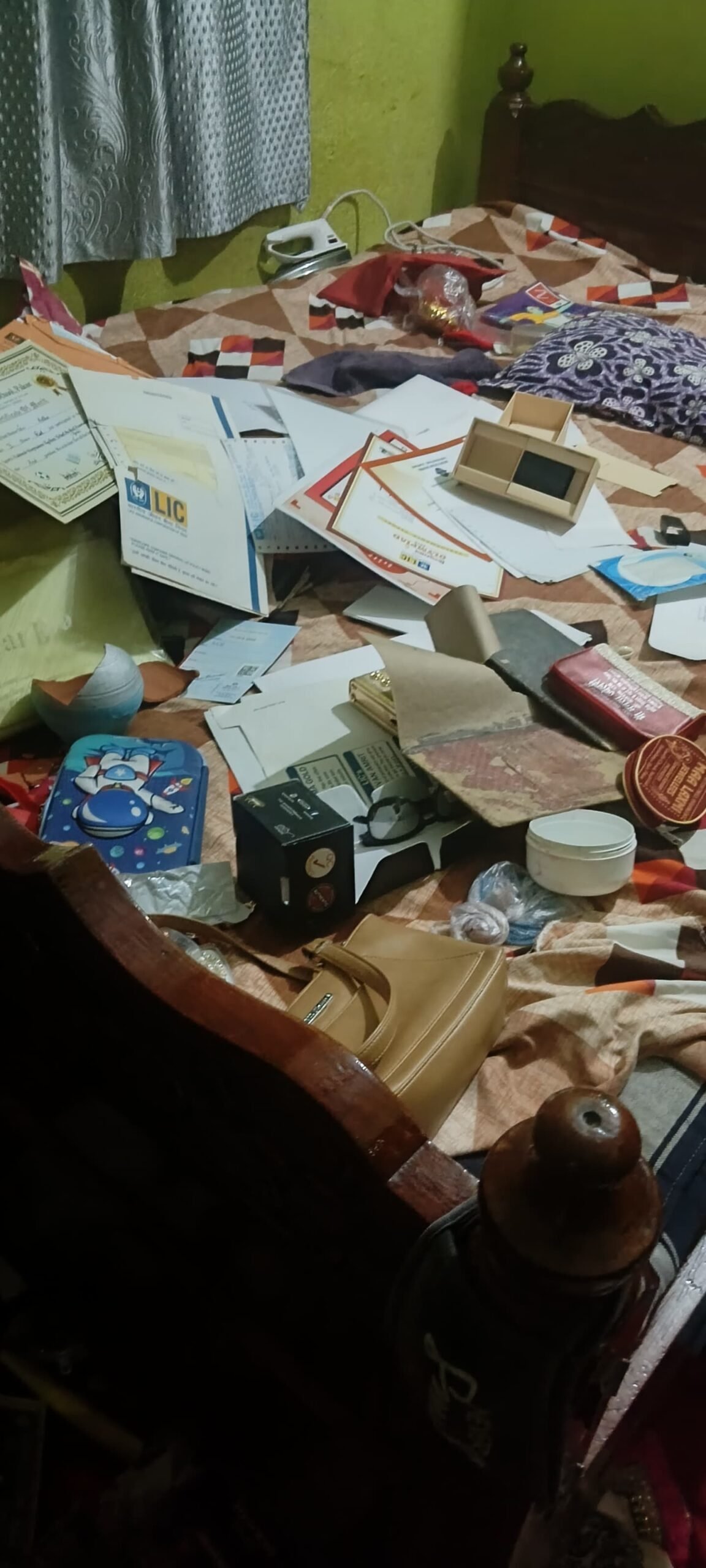 पाकुड़ में लाखों की चोरी, पुलिस जांच में जुटी…