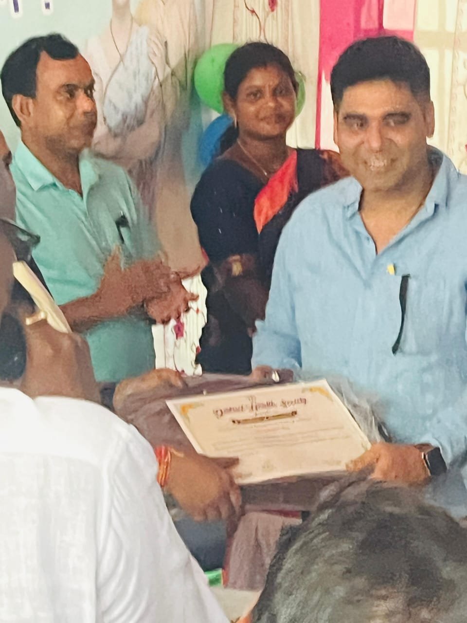 डॉ. दुर्गेश झा को फिर मिला बड़ा सम्मान — चिकित्सा सेवा में “कर्म ही पूजा” का मिसाल बने युवा चिकित्सा पदाधिकारी…