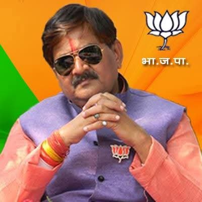 MLA राज ने नगर आयुक्त से शहर की जर्जर सड़कों के शीघ्र निर्माण की माँग, 30 नवम्बर तक कार्य शुरू नहीं होने पर 01दिसंबर से बेमियादी धरने की चेतावनी…