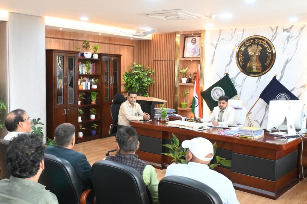 सरकारी संरचनाओं के बाउंड्री वॉल निर्माण में तेजी लाने का निर्देश…