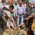 14 लाख की लागत से बनेगी विष्णुबिहार 23 नंबर गली मे 500 मीटर सड़क अड्डा उपाध्यक्ष ने रखी नीव…