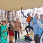 शहीद बिरसा मुंडा की जयंती समारोह जनवादी महिला समिति तथा ज्ञान विज्ञान समिति की ओर से सिंदरी बिरसा मुंडा पार्क में भगवान बिरसा मुंडा जी के प्रतिमा पर माल्यार्पण कर मनाया गया…