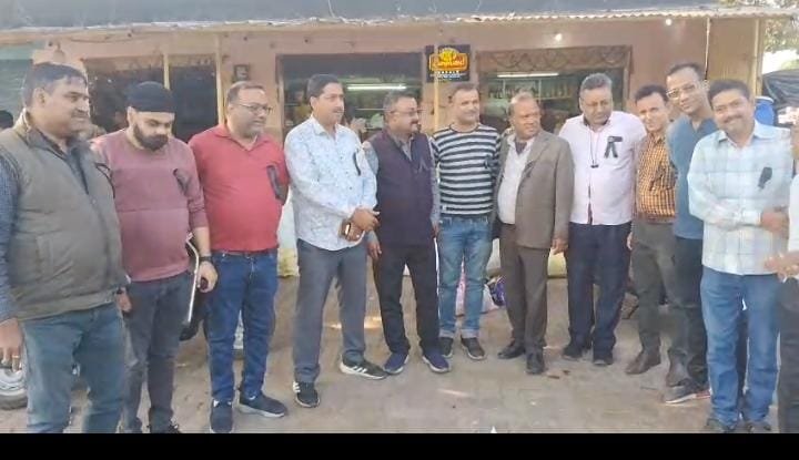 बरवाअड्डा बाजार समिति के व्यापारियों ने काला बिल्ला लगा जताया विरोध…