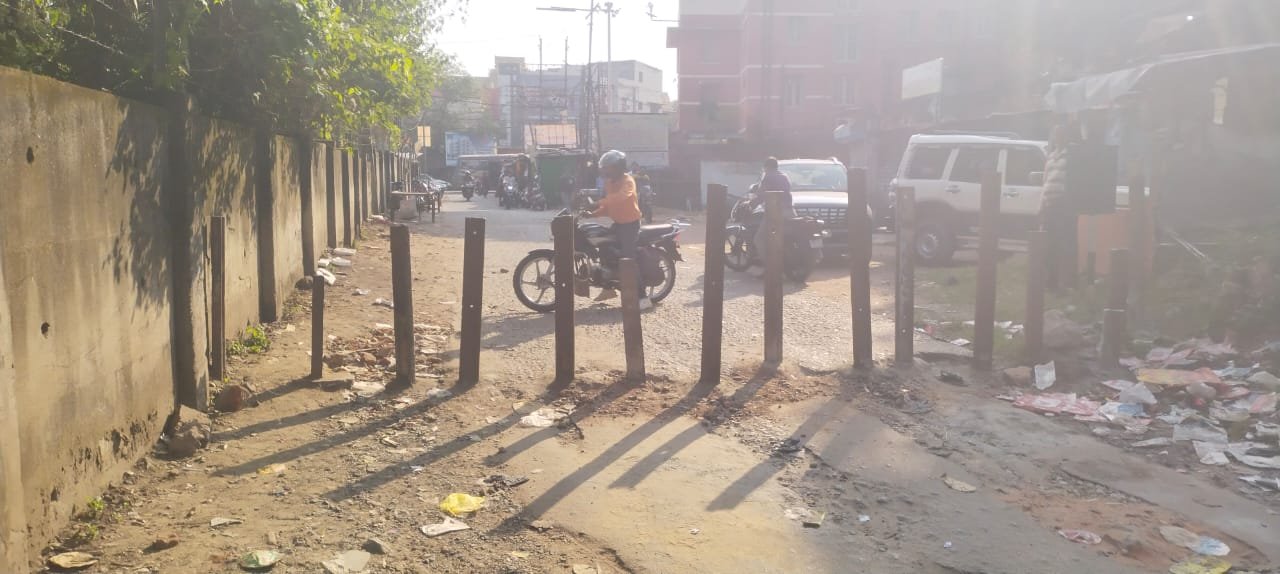 आसनसोल टीजी मोड़ खोलने को लेकर तृणमूल ने किया डीआरएम ऑफिस का घेराव गिनवाई कई समस्याएं…