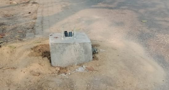 सिंदरी में HURL के 10 करोड़ से LED स्ट्रीट लाइटें लग रही हैं, लेकिन नियमों का उल्लंघन भी जारी…