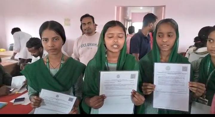 ऑन द स्पॉट जाति/आवासीय/आय/ जन्म – मृत्यु प्रमाण पत्र, साइकिल, पेंशन स्वीकृति पत्र, मनरेगा कार्ड, किशोरी समृद्धि योजना की स्वीकृति पत्र का किया गया वितरण…