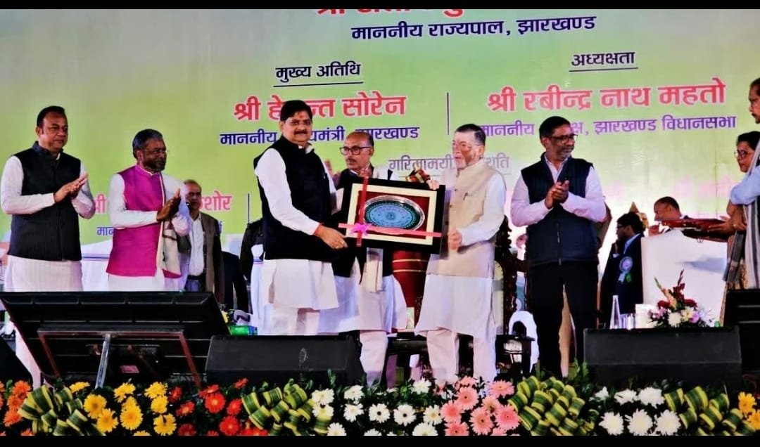 झारखंड विस रजत जयंती पर धनबाद विधायक राज सिन्हा “उत्कृष्ट विधायक” अवार्ड से हुए सम्मानित.. गवर्नर और सीएम ने किया सम्मानित…