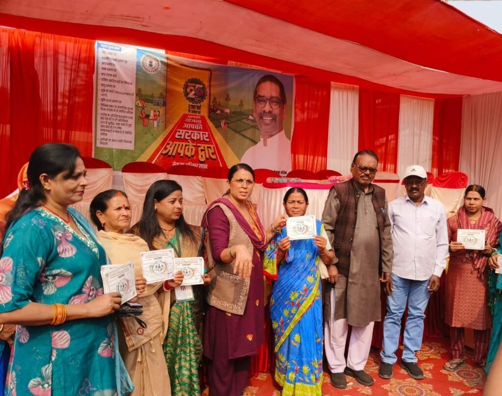 732 को स्वेटर सहित 1532 लाभुकों के बीच परिसंपत्तियों का वितरण..497 आवेदनों का निष्पादन…