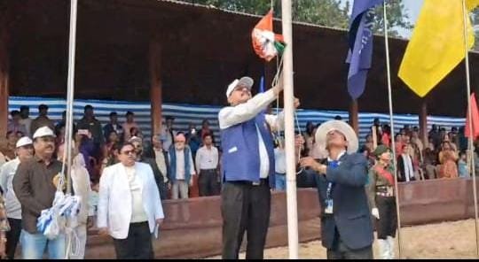 शेल आईएसपी के ईडी ने झंडोत्तोलन कर प्रियदर्शनी पब्लिक स्कुल का किया एक दिवशीय वार्षिक खेल उत्सव का आयोजन…