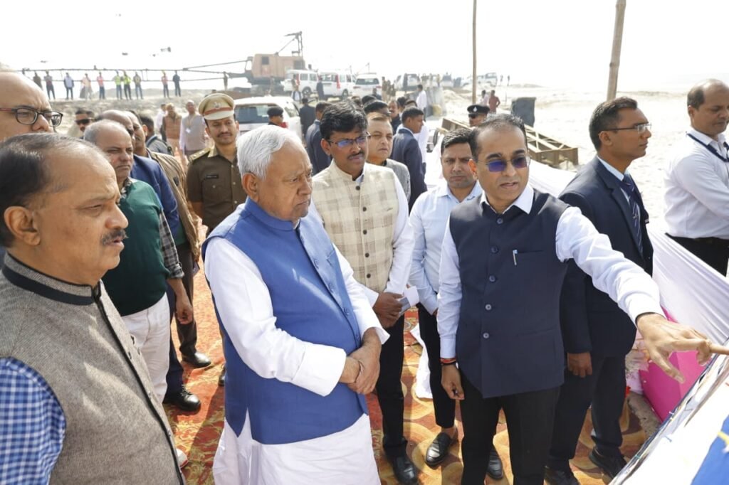 मुख्यमंत्री ने दानापुर-बिहटा ऐलिवेटेड कॉरिडोर तथा शेरपुर-दिघवारा गंगा पुल के निर्माण कार्य का किया निरीक्षण, निर्माण कार्य को तेजी से पूर्ण करने का अधिकारियों को दिया निर्देश…