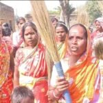 भालाडीह और मनकेश्वर दामोदर नदी घाट से पुलिस और जिला प्रशासन की आँखों मे धूल झोंकर अवैध रूप से बालू उठा रहा परिमल महिलाओं ने झाड़ू लेकर जताया विरोध…