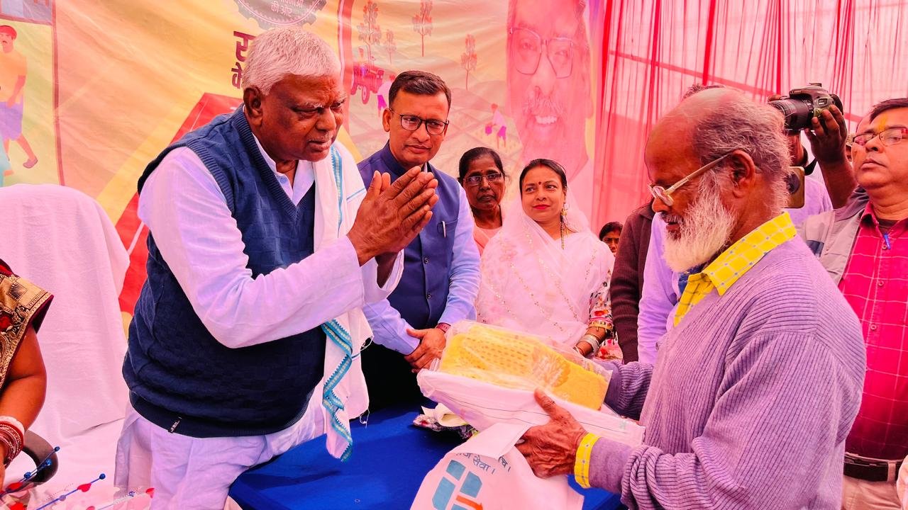 सेवा का अधिकार सप्ताह शिविरों में प्राप्त हुए 13095 आवेदन, 642 का निष्पादन..2681 लाभुकों के बीच परिसंपत्तियों का वितरण…