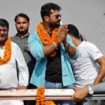 वोटिंग के बीच बढ़ी खेसारी की मुश्किलें, बंगले पर चलेगा बुलडोजर, महानगरपालिका ने भेजा नोटिस…