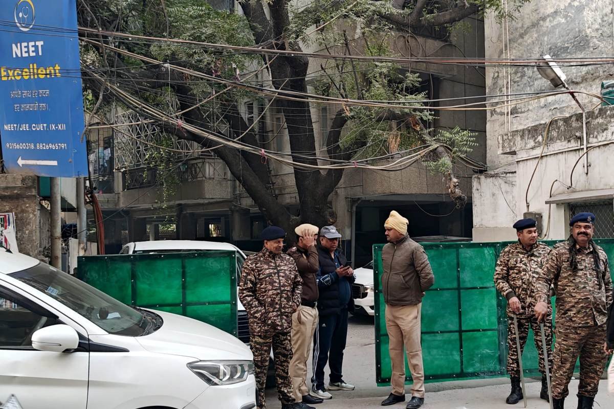 अल फलाह यूनिवर्सिटी से जुड़े ठिकानों पर ED की बड़ी छापेमारी…