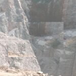 सोनभद्र में पत्थर खदान धंसने से कई मजदूर दबे, एक मौत…