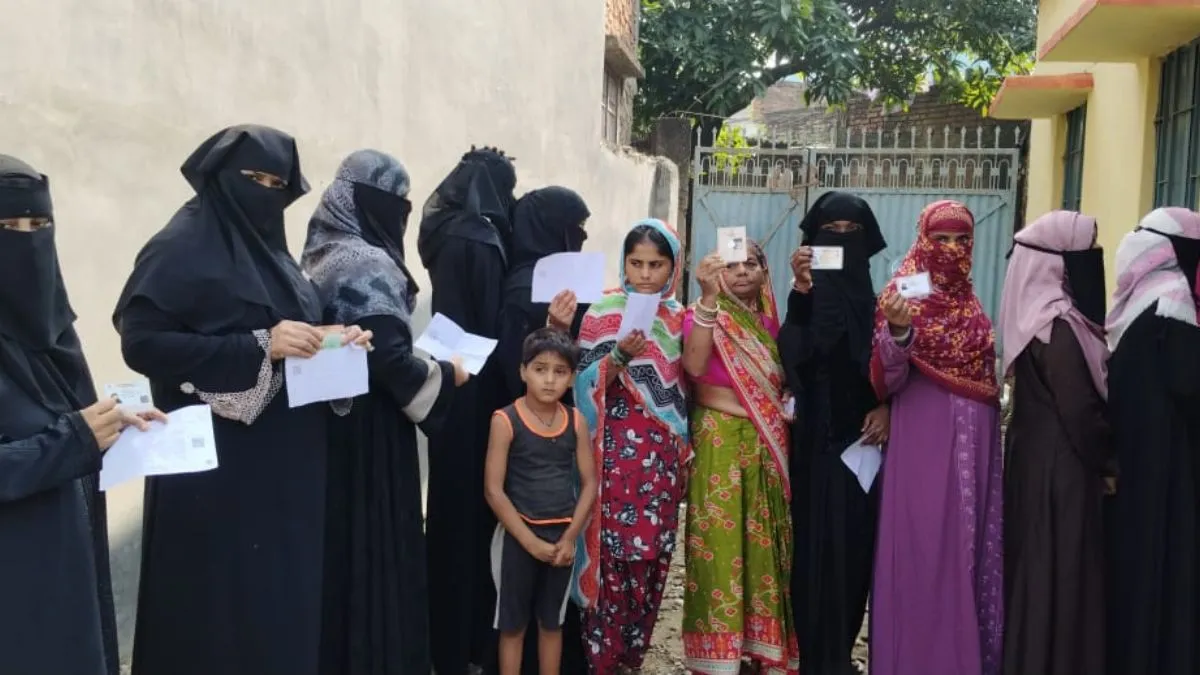 बेगूसराय आगे, पटना में सबसे कम मतदान; अब तक हुई 27.65 फीसदी वोटिंग