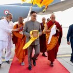 भूटान में 17 दिनों की प्रदर्शनी के बाद पवित्र अवशेष भारत लौटे; भूटान नरेश ने की औपचारिक विदाई…