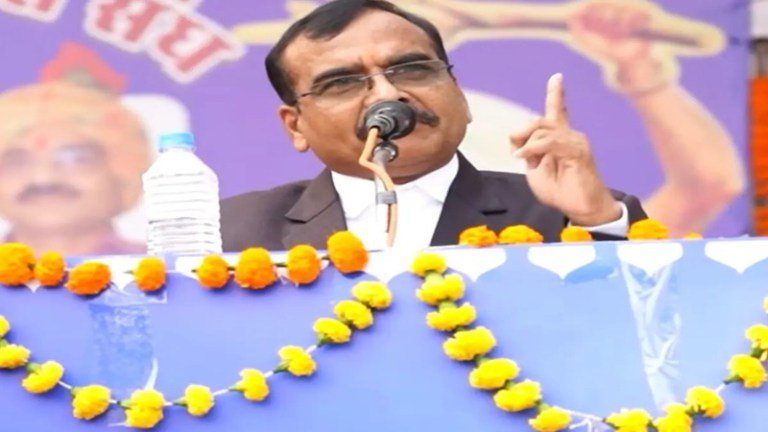 ब्राह्मण लड़कियों पर कमेंटबाजी करके फँसे IAS संतोष वर्मा, MP सरकार ने शो कॉज नोटिस भेजा-रातोंरात सस्पेंड…