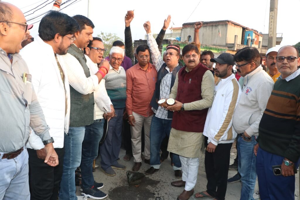 धरना के 24 घंटे के भीतर बीजेपी MLA राज ने जनता से किया वादा पूरा किया.. पांडरपाला सहित कई सड़क का किया शिलान्यास…